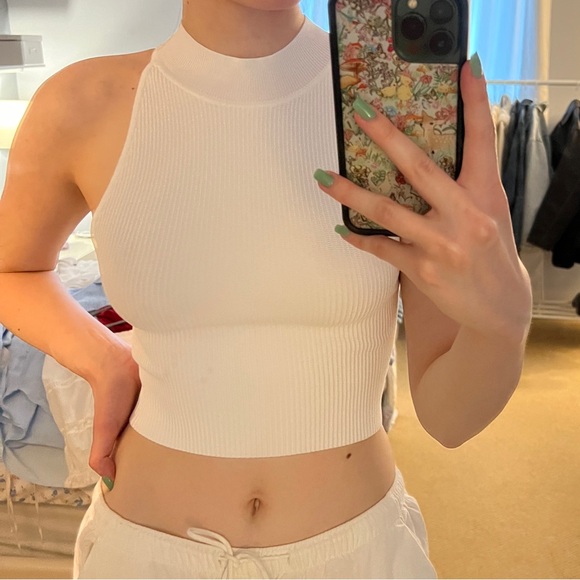 Babaton Sculpt Knit Mock Neck Cropped Tank Top - Picture 5 of 6